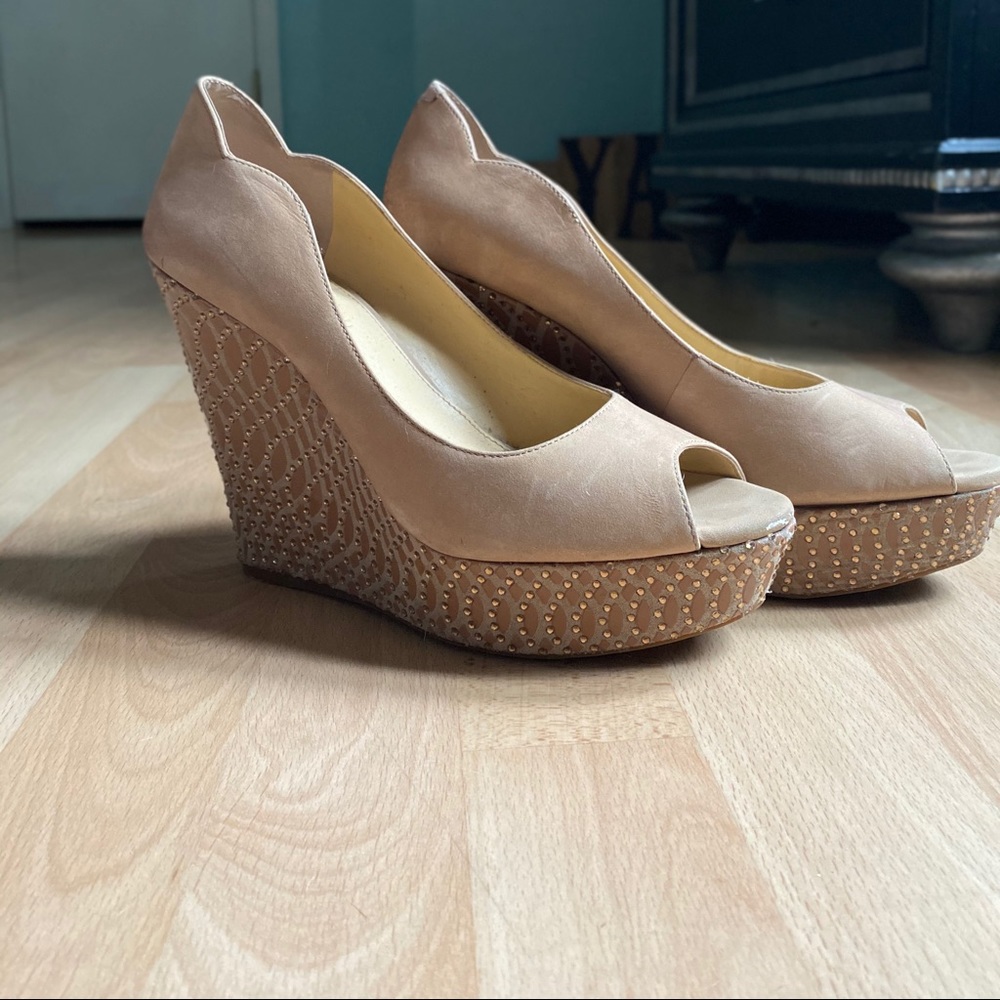 Gianni Bini Nude Wedges